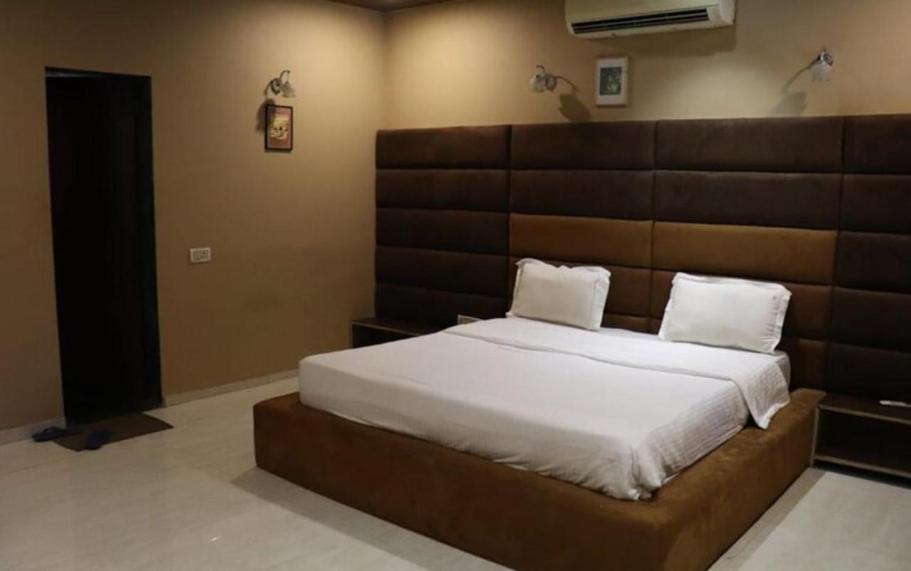 Lion'S Cage Villa อิกัตปุรี ภายนอก รูปภาพ